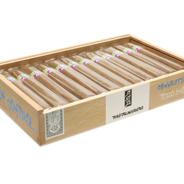 Cavalier Tres Delincuentes Connecticut Toro (6.0"x54)